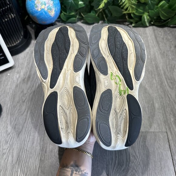 NewBalance 1080 BLACK/WHITE Running Sneaker Women 6.5 B Comfort Walking Shoes - Picture 7 of 10